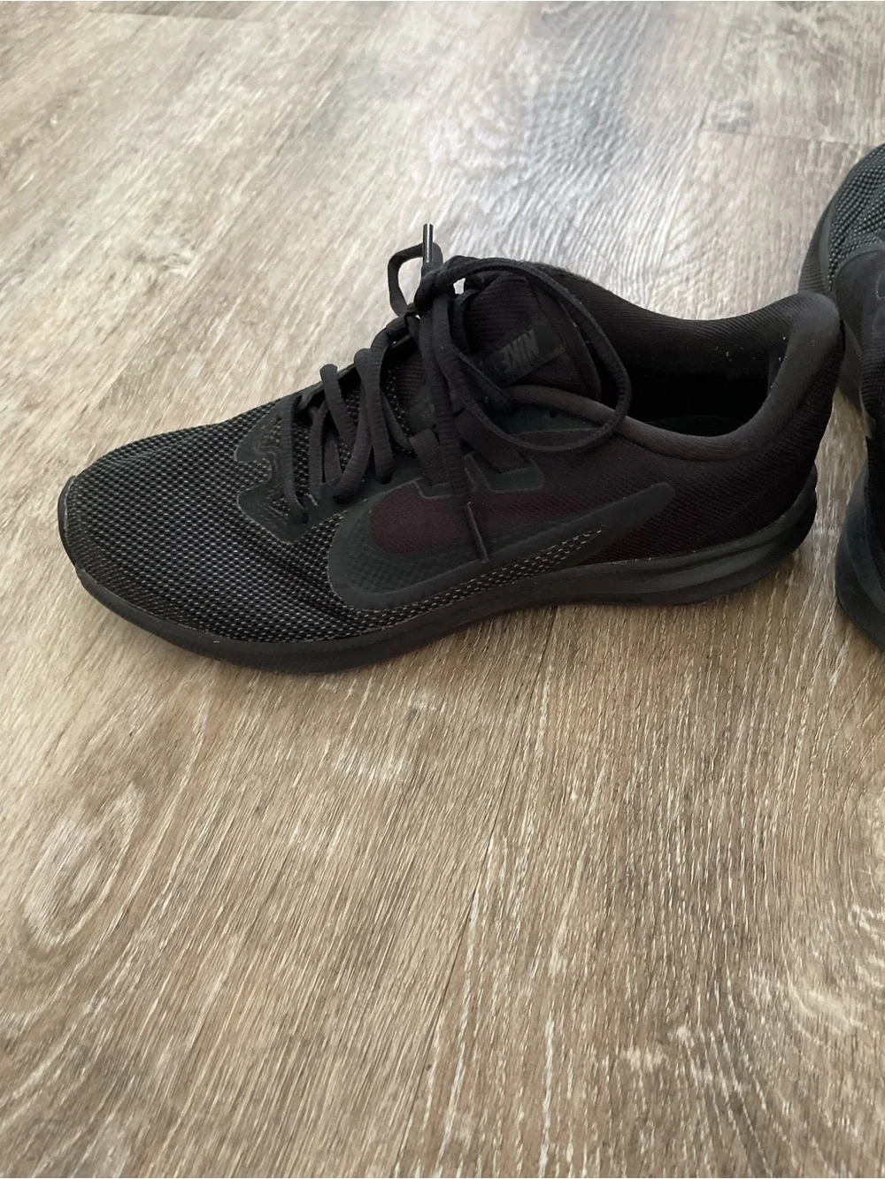Men's Black Lightweight Mesh Running Shoes
